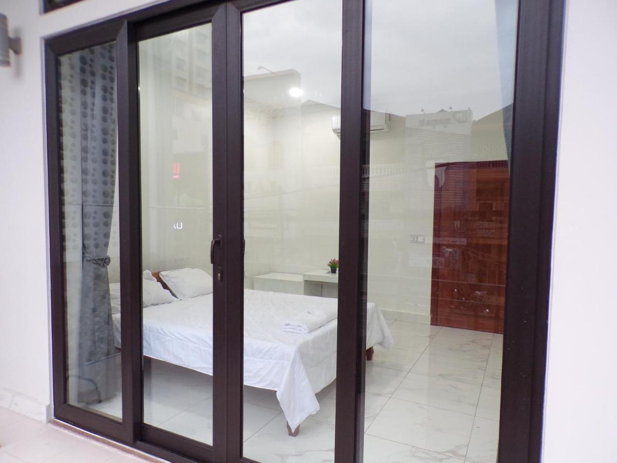 Ananta Aster Apartment Phnom Penh Luaran gambar